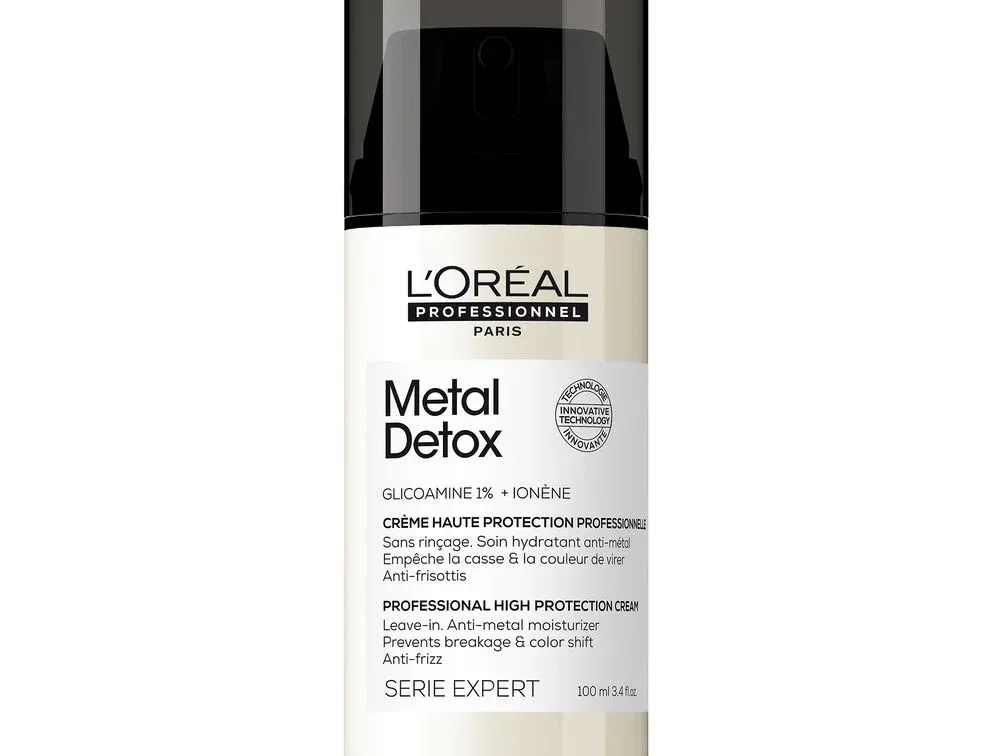 L’Oréal Professionnel Metal Detox Hair Mask 250ml – professional anti-deposit treatment that nourishes, strengthens, and protects coloured or lightened hair.